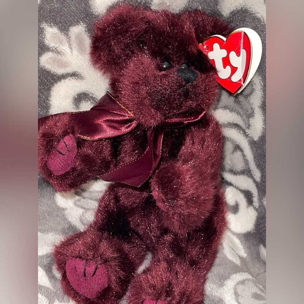 Ty Beanie Babies Attic Treasures Beargundy the Bear with Swing Tags.  1993
